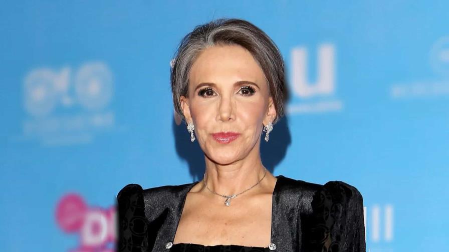Sigue la polémica con Florinda Meza; ahora quieren que alcalde derribe su estatua de la vergüenza Sigue la polémica con Florinda Meza; ahora quieren que alcalde derribe su estatua de la vergüenza