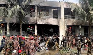 Al menos 19 muertos al estrellarse un avión militar contra una escuela en Bangladés