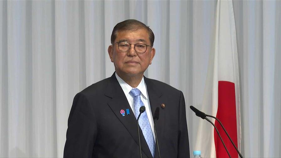 El Gobierno nipón dimite en bloque horas antes de la elección de un nuevo primer ministro El Gobierno nipón dimite en bloque horas antes de la elección de un nuevo primer ministro