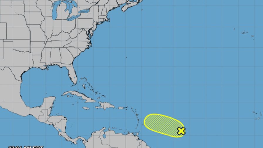 Vigilan sistema en el Atlántico con 20 % de probabilidad de convertirse en ciclón