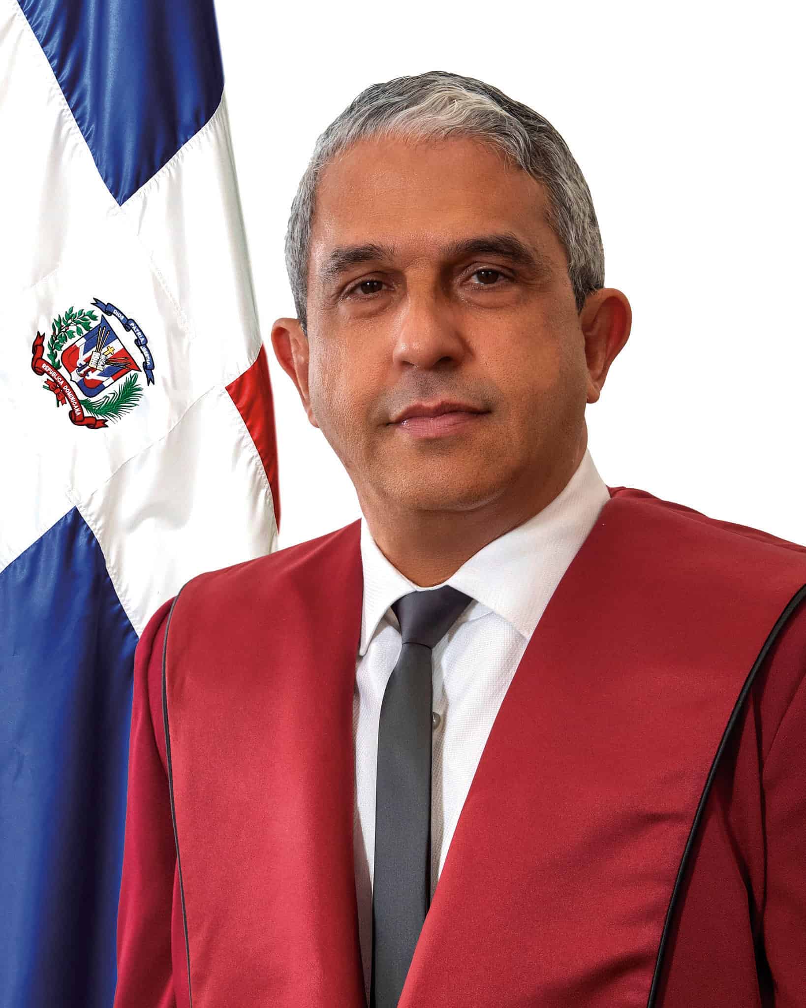 <div><strong>Manuel Ulises Bonnelly Vega </strong></div><div>Aprobado</div>