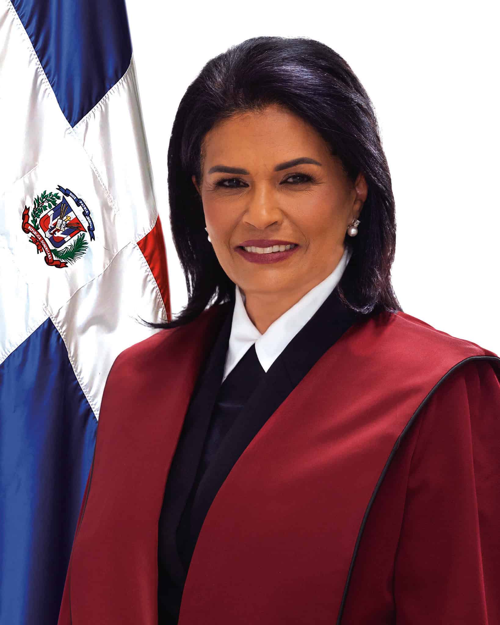 <div><strong>María del Carmen Santana de Cabrera </strong></div><div>Aprobado</div>