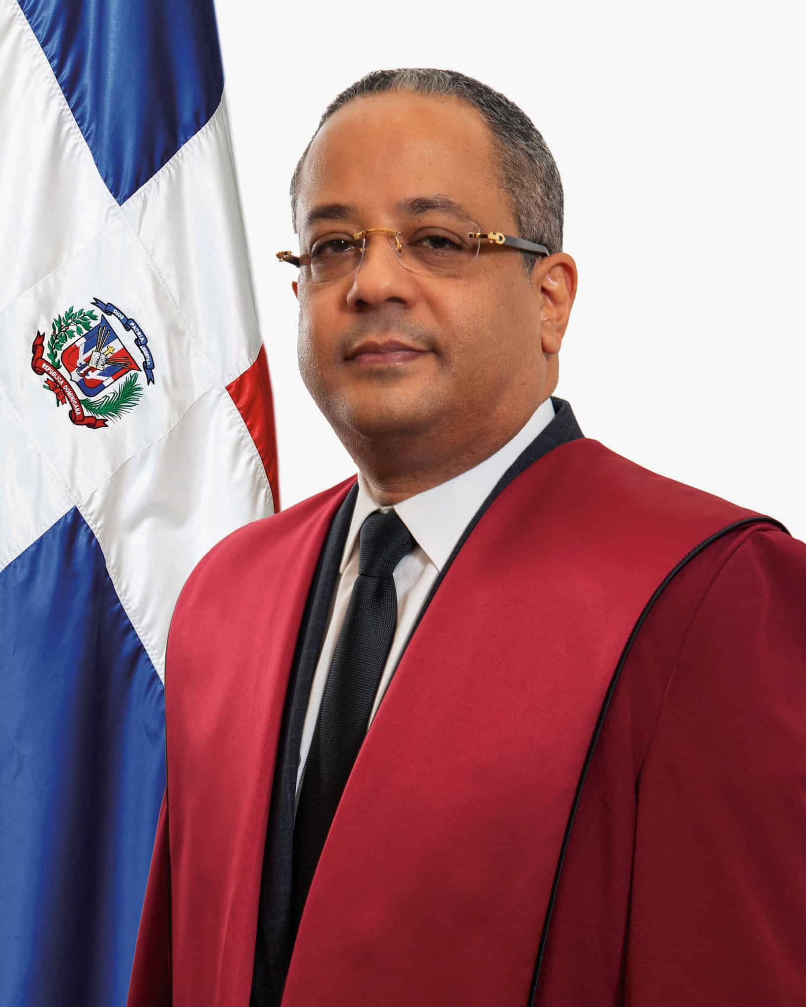 <div><strong>Napoleón R. Estévez Lavandier </strong></div><div><i>Presidente</i></div>Aprobado