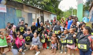 Entregan más de 2,000 kits escolares a niños de comunidades rurales del país