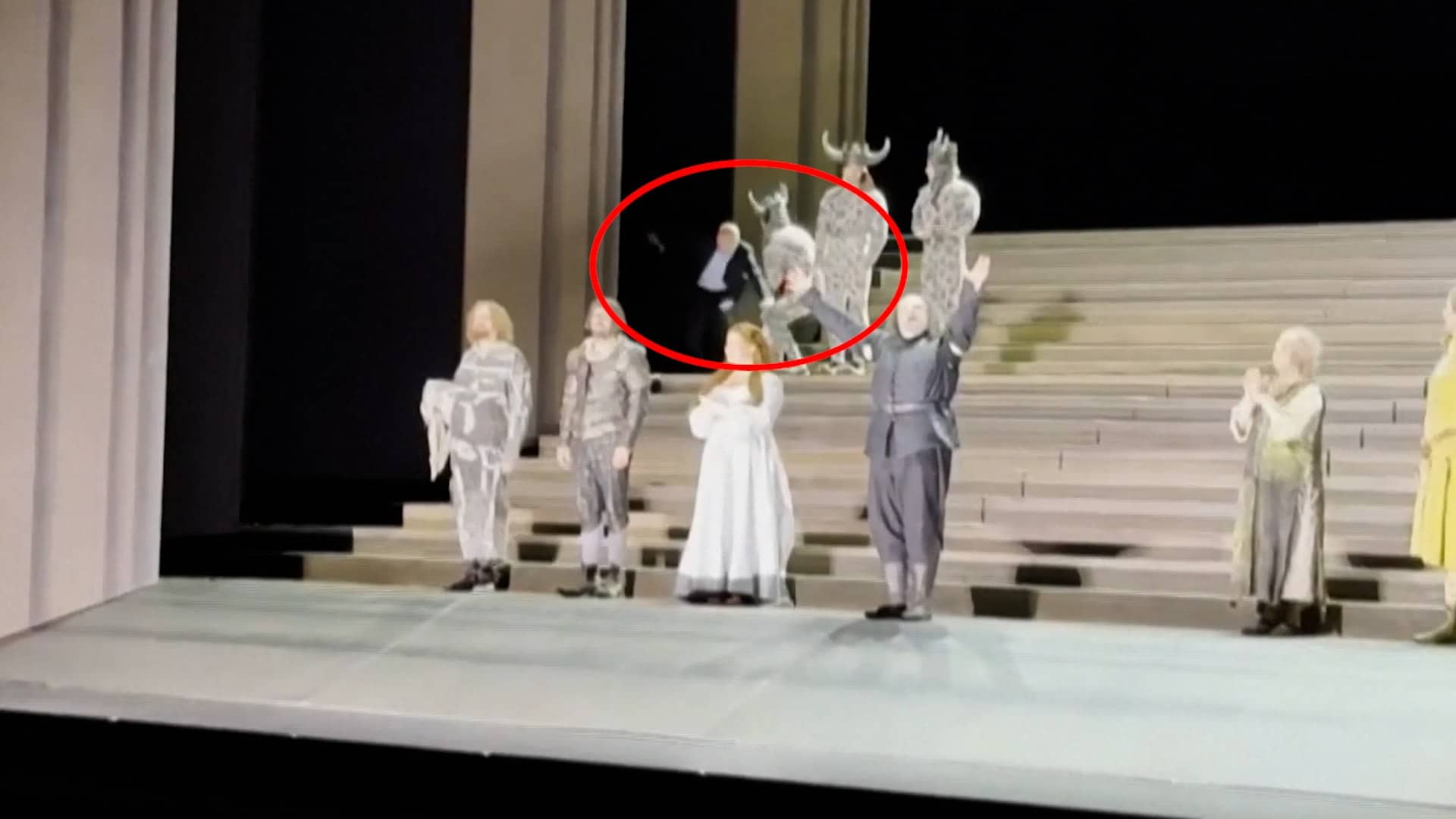 Tensión en la Royal Opera House tras el gesto político de un miembro del elenco Tensión en la Royal Opera House tras el gesto político de un miembro del elenco
