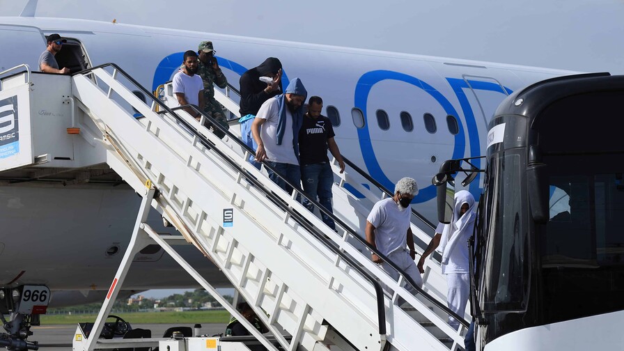 Deportaciones de EE. UU. a terceros países acarrean cascada de violaciones de DD. HH., según expertos de la ONU Deportaciones de EE. UU. a terceros países acarrean cascada de violaciones de DD. HH., según expertos de la ONU