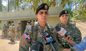 Comandante del Ejército supervisa tropas en la frontera; exhorta a dar trato digno a indocumentados