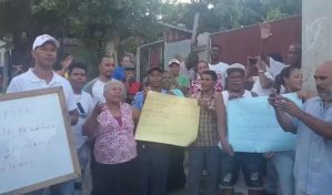 Protestan en barriada de Santiago en demanda de obras