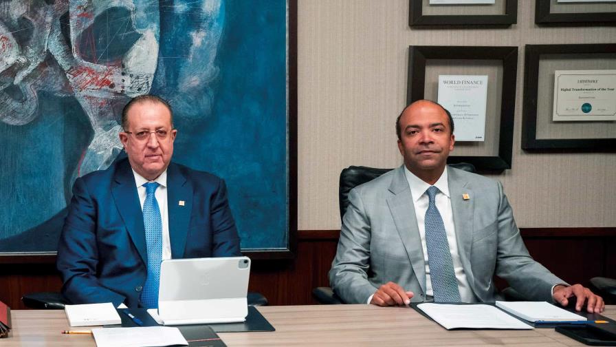 Banreservas reúne primer consejo con Magín Díaz Banreservas reúne primer consejo con Magín Díaz