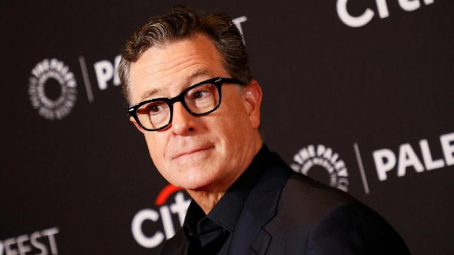 Colbert arremete contra Trump tras anuncio del fin de su programa Late Show Colbert arremete contra Trump tras anuncio del fin de su programa Late Show