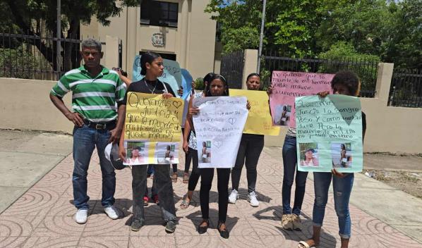 Víctima de feminicidio que involucra a un sargento en La Romana dejó cinco hijos en la orfandad