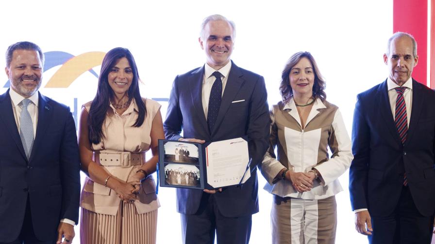 El ministro de Educación propone al sector privado involucrarse en el pacto educativo