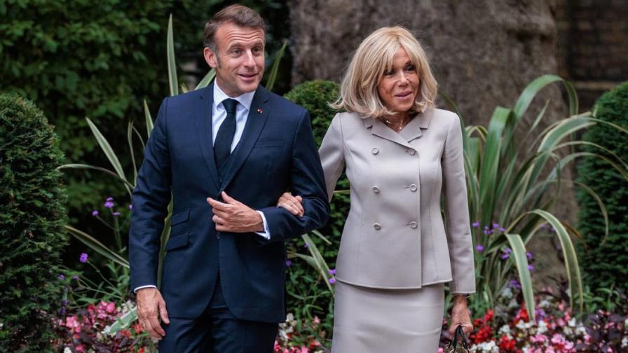 Macron demanda en EE. UU. a la influencer que dijo que la primera dama francesa es un hombre