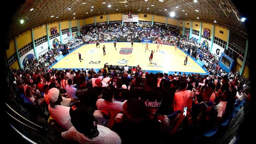 Titanes vencen a Leones y los ponen contra la pared en la semifinal Titanes vencen a Leones y los ponen contra la pared en la semifinal