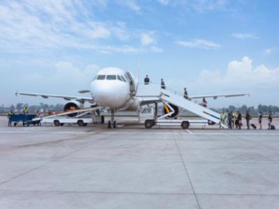 Impacto de impuestos en aerolíneas dominicanas: Arajet y expansión