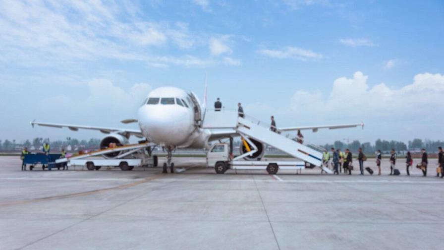Altos niveles de impuestos y costos operacionales reducen competitividad de aerolíneas dominicanas (segunda parte)