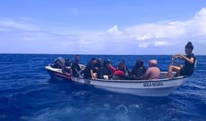 Agentes de la Armada interceptan yola que iba rumbo a Puerto Rico Agentes de la Armada interceptan yola que iba rumbo a Puerto Rico