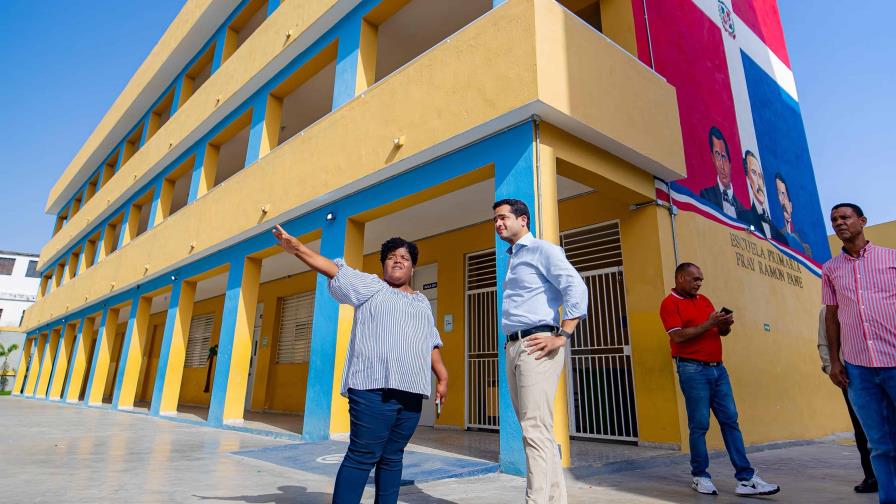 Omar Fernández denuncia precariedad en escuelas públicas y propone el modelo STEAM