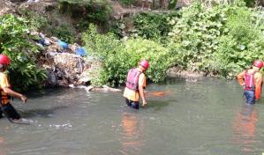 Recuperan el cadáver de un niño que se ahogó en arroyo de Santiago