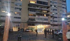 Una mujer muerta y cinco heridos tras brutal ataque con arma blanca en edificio del ensanche Naco