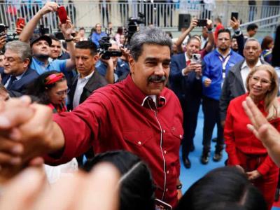 Maduro pide votar el domino y la oposición reitera llamado abstención