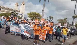 Marchan en Puerto Plata contra fideicomiso para administrar el teleférico