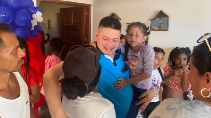 De aquí solo me saca Dios: el venezolano Andy Perozo relata su experiencia tras salir del Cecot De aquí solo me saca Dios: el venezolano Andy Perozo relata su experiencia tras salir del Cecot