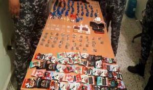 Arrestan dos hombres con más de 200 porciones de drogas en operativo en La Romana