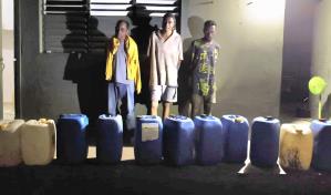 El Ejército detiene a tres hombres con 55 galones de clerén durante patrullaje en Dajabón