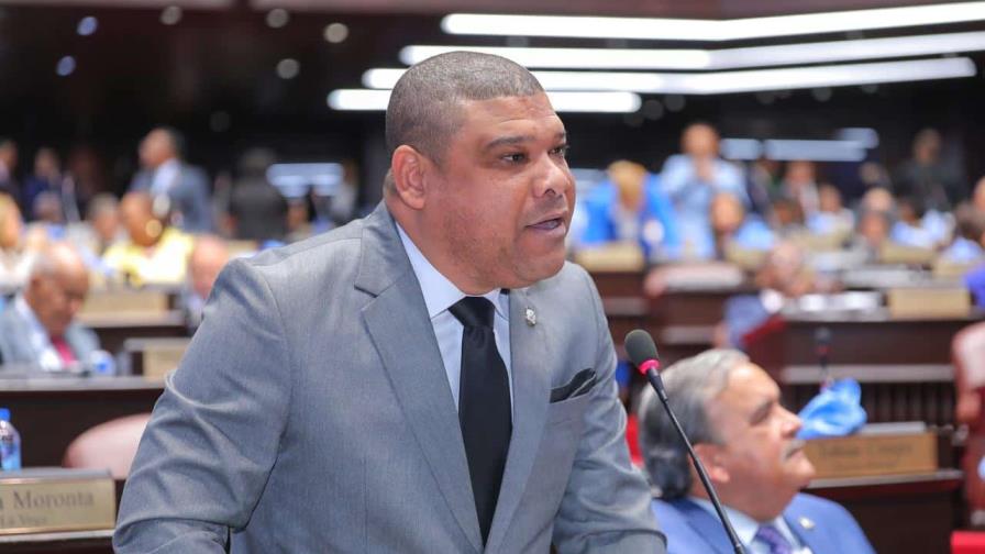 Diputado del PRD denuncia Gobierno busca aprobar US$615 millones en préstamos en esta legislatura
