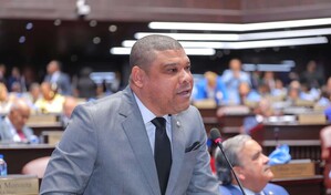 Diputado cuestiona cierre de 60 bibliotecas y pide priorizar inversi&oacute;n en cultura