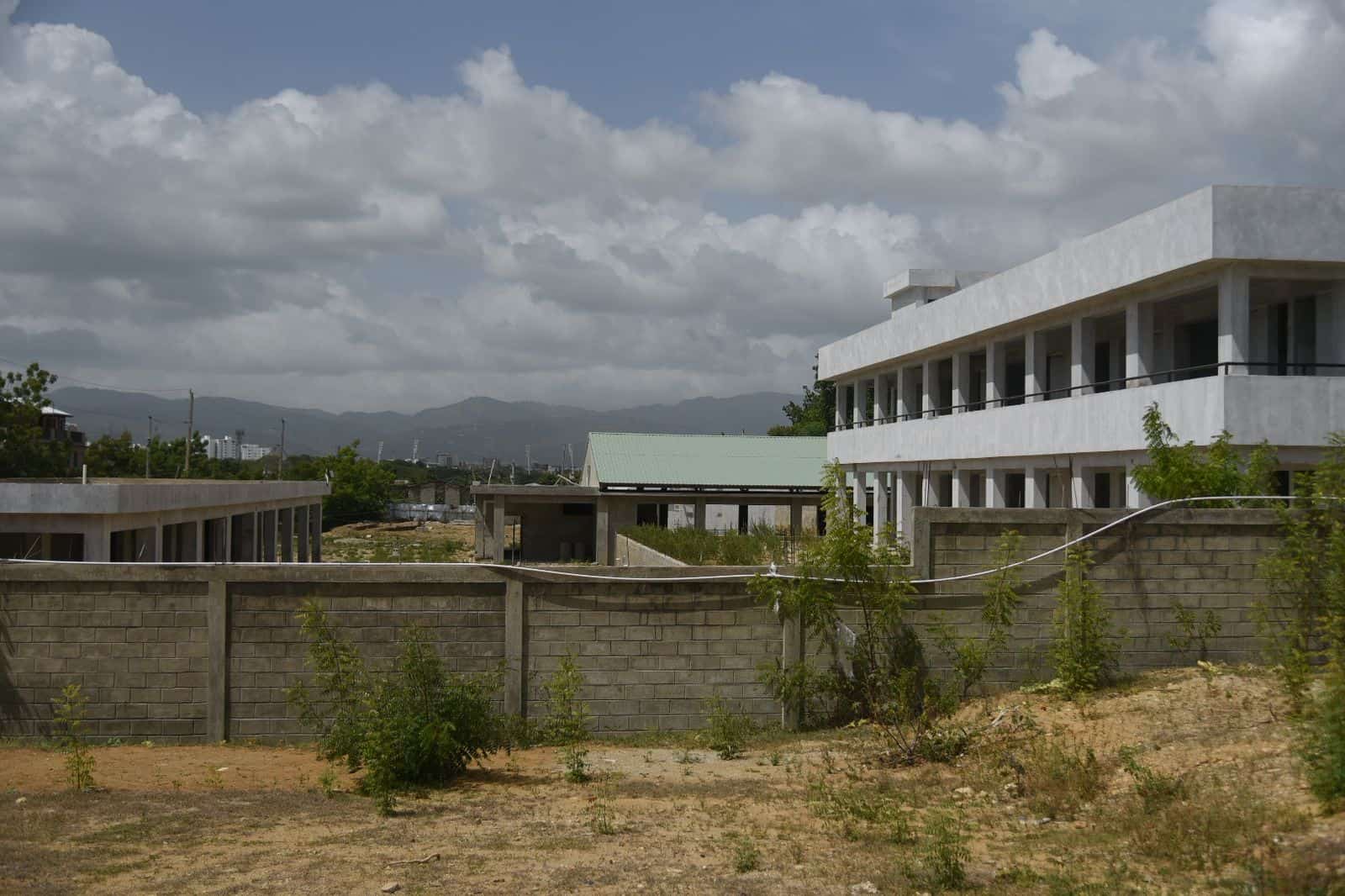 Construcción de una estancia infantil en la comunidad Villa Olímpica, en Santiago.