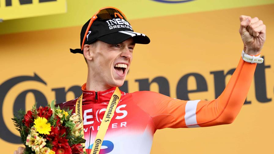 El neerlandés Arensman se impone en La Plagne por delante de Vingegaard y Pogacar