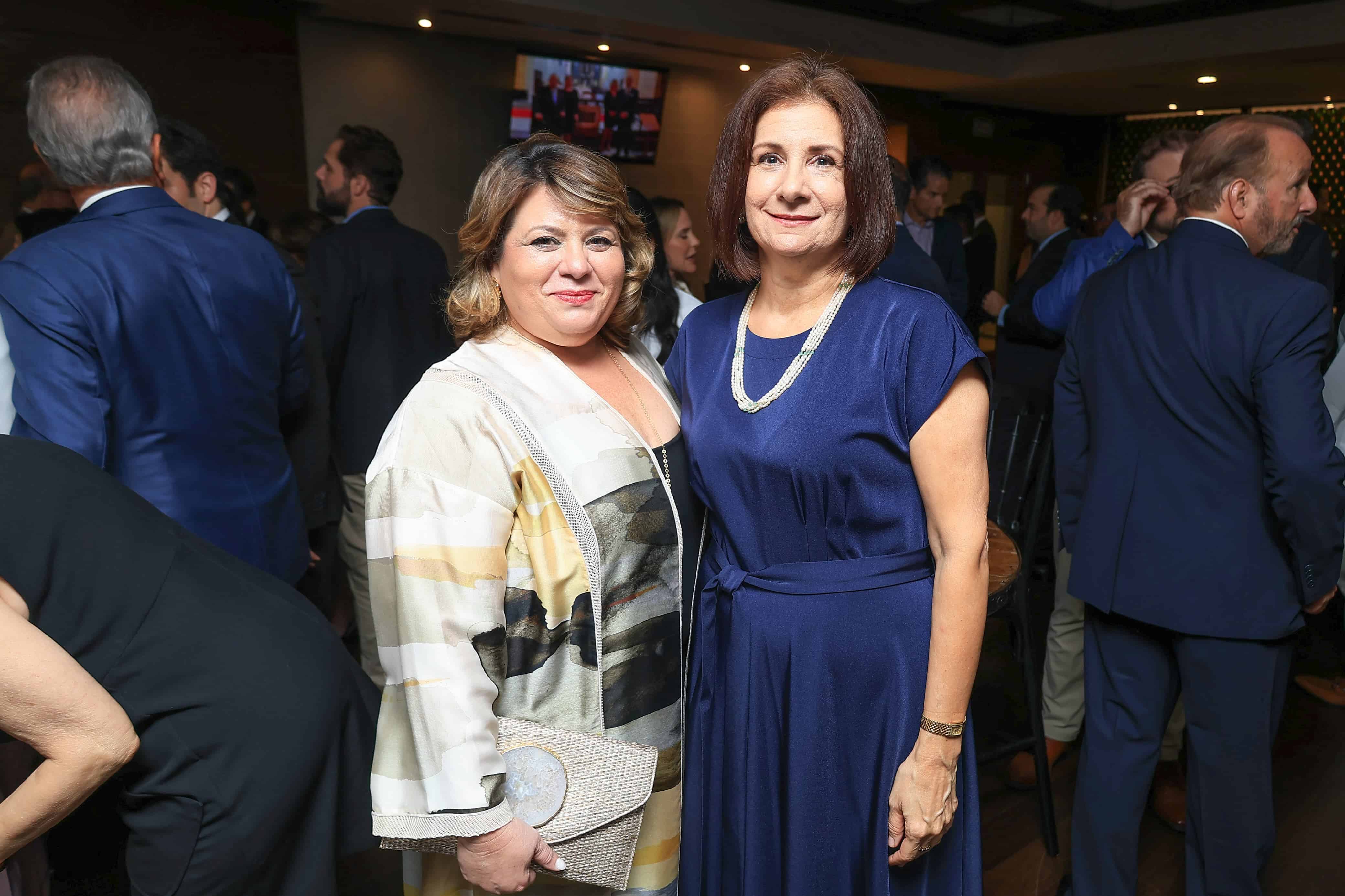 Rosal&iacute;a Feris y Karina Elm&uacute;desi. 
