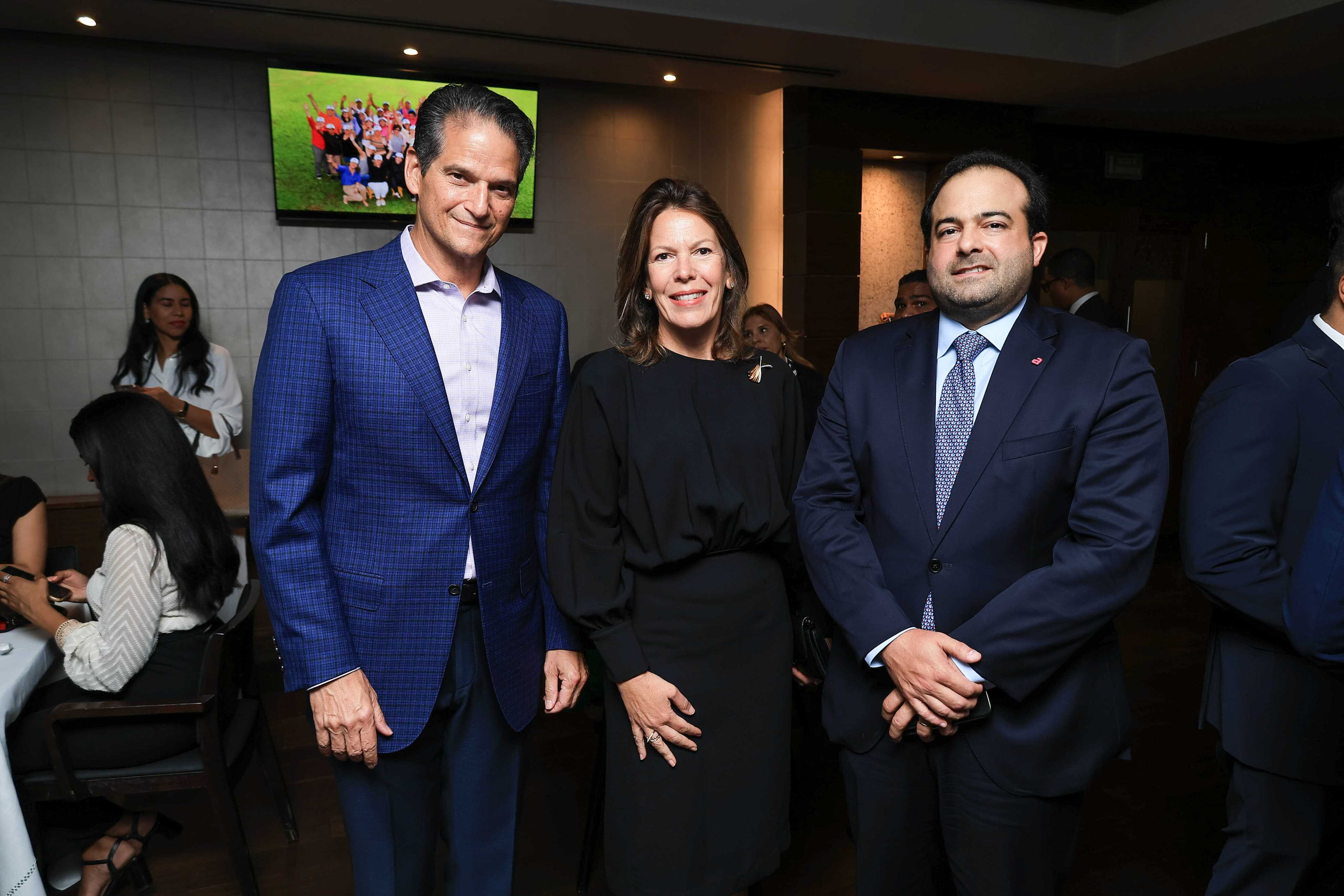 Oscar Villanueva,&nbsp;Mar&iacute;a Esther Valiente de Villanueva y&nbsp; Alberto Berg&eacute;s Gonz&aacute;lez. 