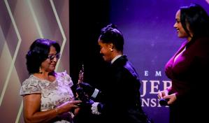 Gala del Premio Mujeres que Inspiran reconoce aportes y diversidad de seis profesionales