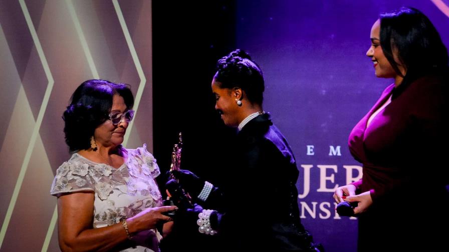 Gala del Premio Mujeres que Inspiran reconoce aportes y diversidad de seis profesionales Gala del Premio Mujeres que Inspiran reconoce aportes y diversidad de seis profesionales