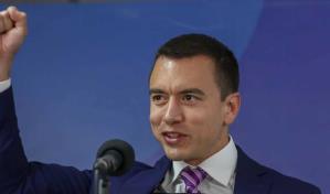 Presidente de Ecuador reduce de 20 a 14 los ministerios y despide 5,000 funcionarios