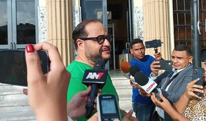 Aquiles Jim&eacute;nez vuelve a publicar un desagravio: se disculpa con Alicia Ortega y Fernando Hasbun