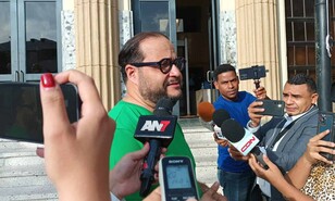 Aquiles Jim&eacute;nez vuelve a publicar un desagravio: se disculpa con Alicia Ortega y Fernando Hasbun