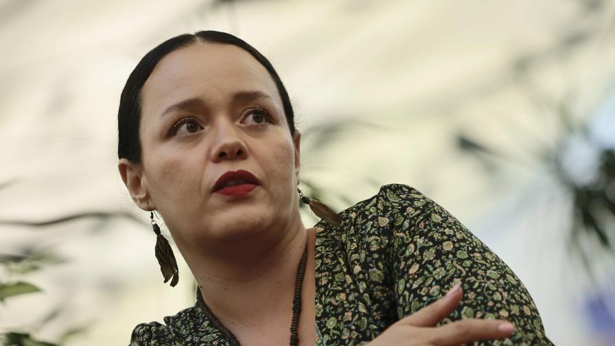 Tania Tagle, escritora: El duelo es imposible en un sistema que "te obliga a estar bien Tania Tagle, escritora: El duelo es imposible en un sistema que "te obliga a estar bien
