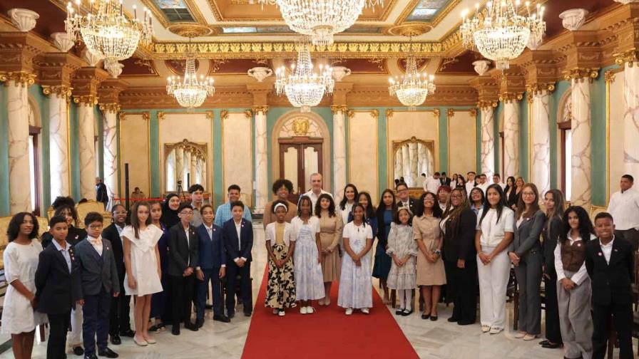 INDEX reconoce a estudiantes dominicano residentes en el extranjero por su excelencia académica