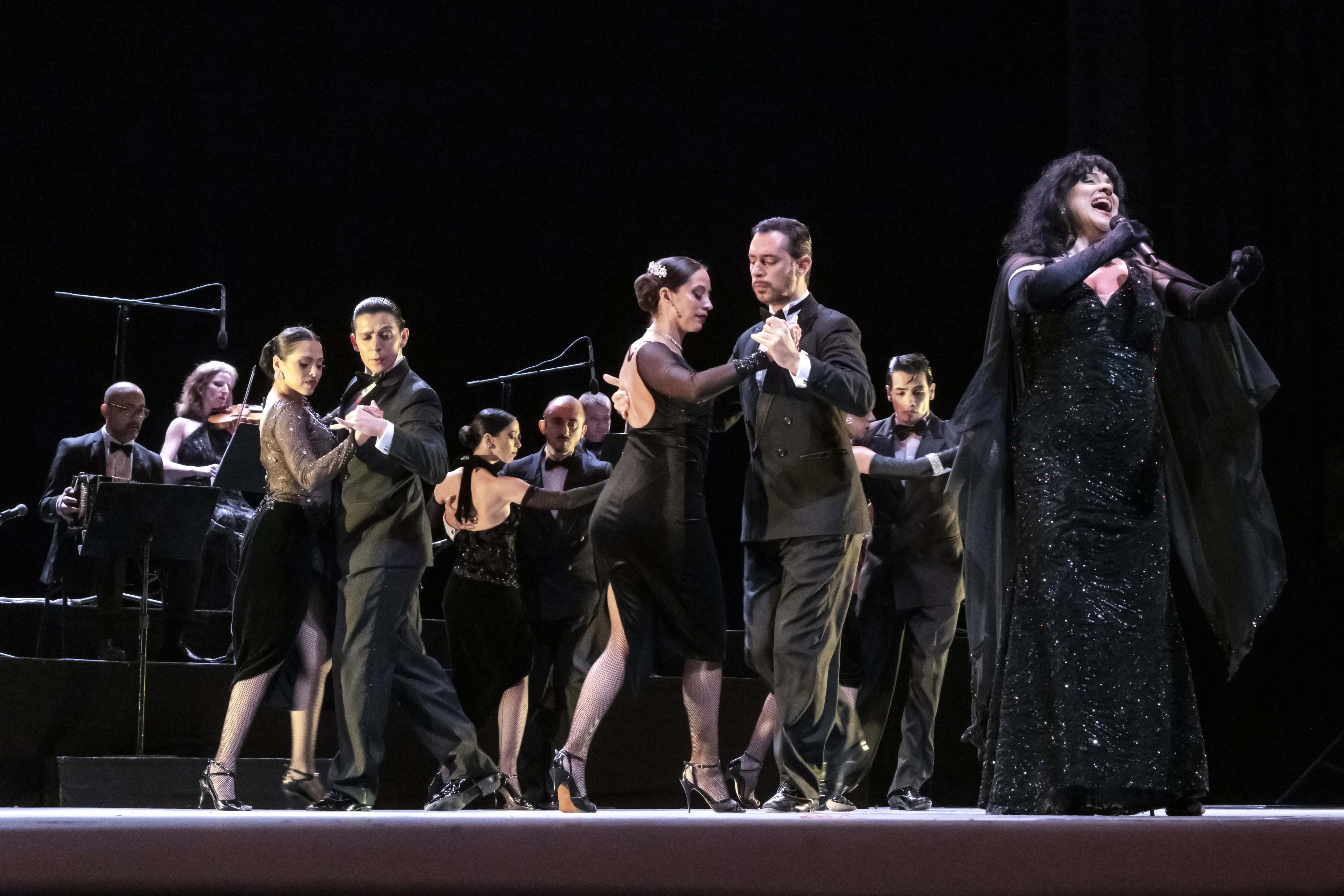 Lo que vendrá reunió a toda la compañía para un cierre poderoso y destacando la belleza, la tradición y herencia cultural del tango