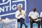 Presidente Abinader visita a Guerra y sus comunitarios les solicitan obras
