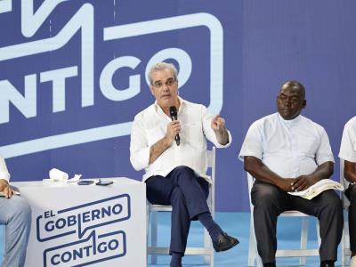 Abinader visita a Guerra y comunitarios le piden obras