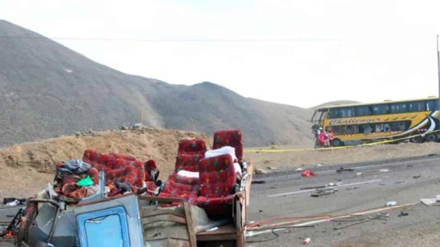 Al menos 15 muertos y 27 heridos tras accidente de autobús de pasajeros en Andes de Perú