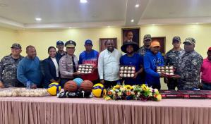 Policía Nacional anuncia Carrera Infantil 1K y 2K y entrega útiles deportivos en Las Matas de Farfán