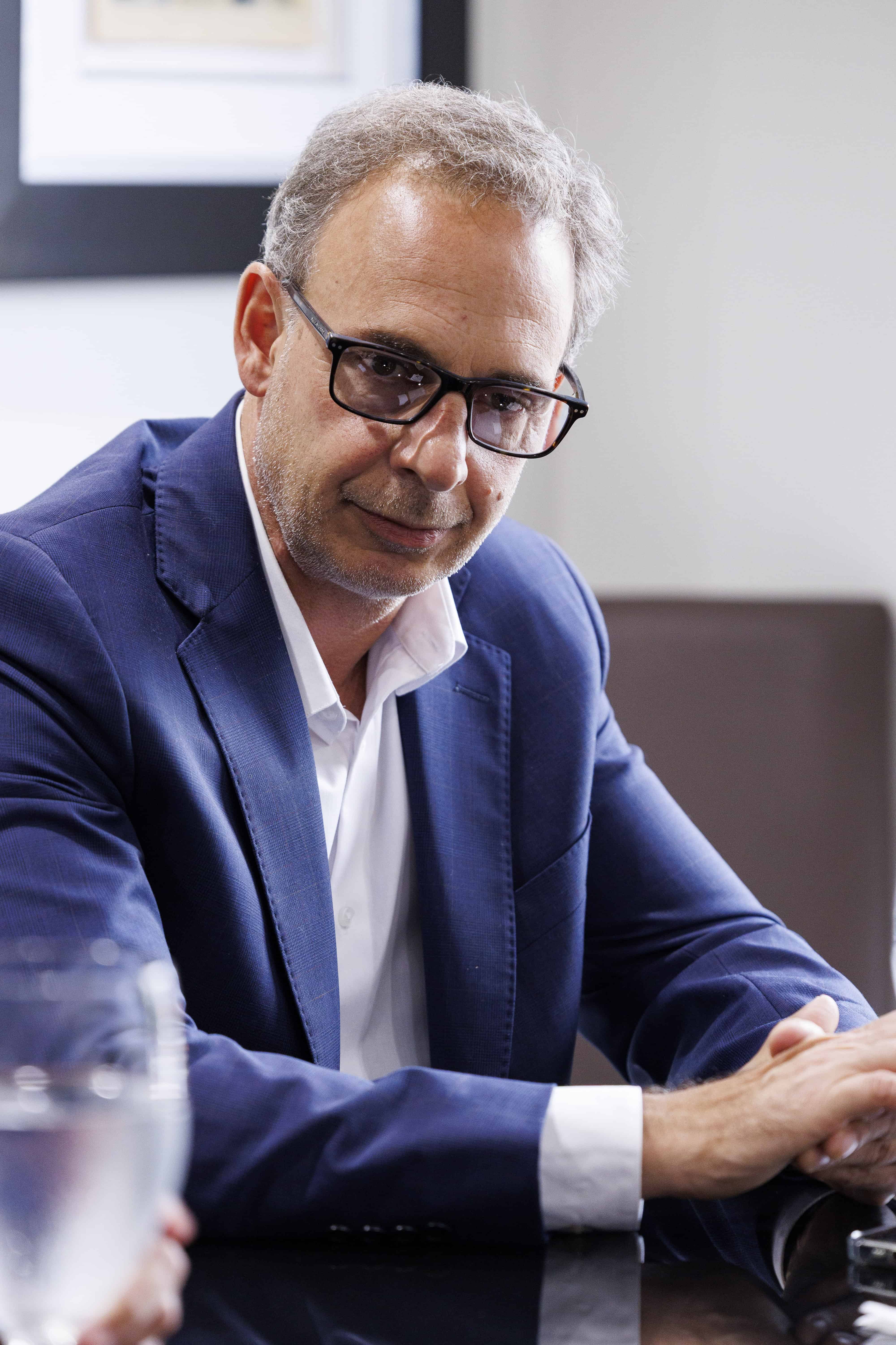 el economista sénior del Banco Mundial, Ignacio Apella, participó de un <i>Diálogo Libre </i>junto al superintendente de Pensiones, Francisco Torres.