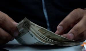 La policía india arresta a un hombre acusado de dirigir una embajada falsa