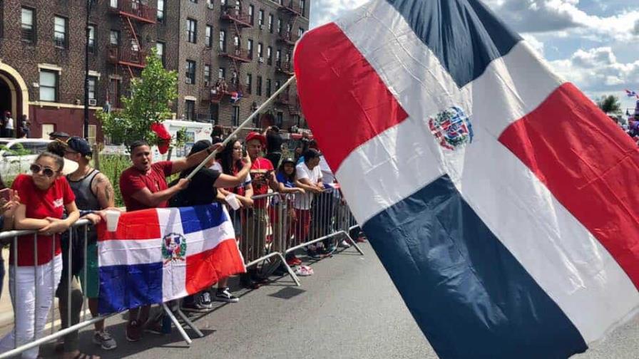 Dominicanos celebran el 36.º aniversario de la Gran Parada Dominicana del Bronx